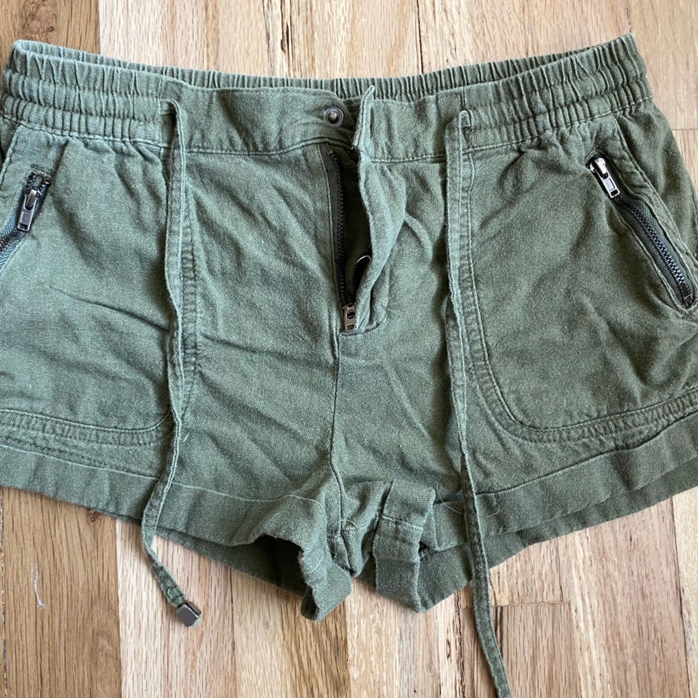 Iris shorts